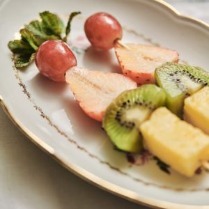 Brocheta de fruta. www.mybasket.es