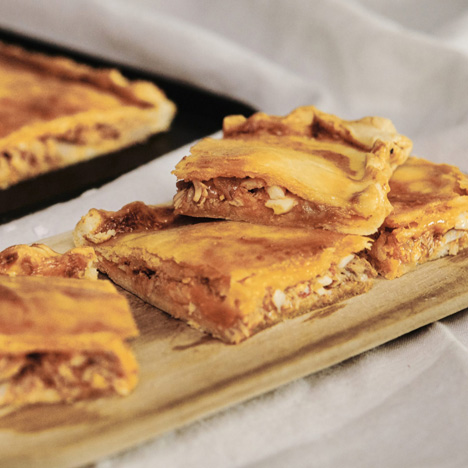 Empanada de atún con tomate. www.mybasket.es Empanada de atún con tomate. www.mybasket.es
