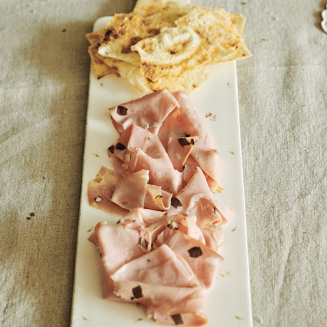 Mortadela italiana trufada (100 gramos). www.mybasket.es
